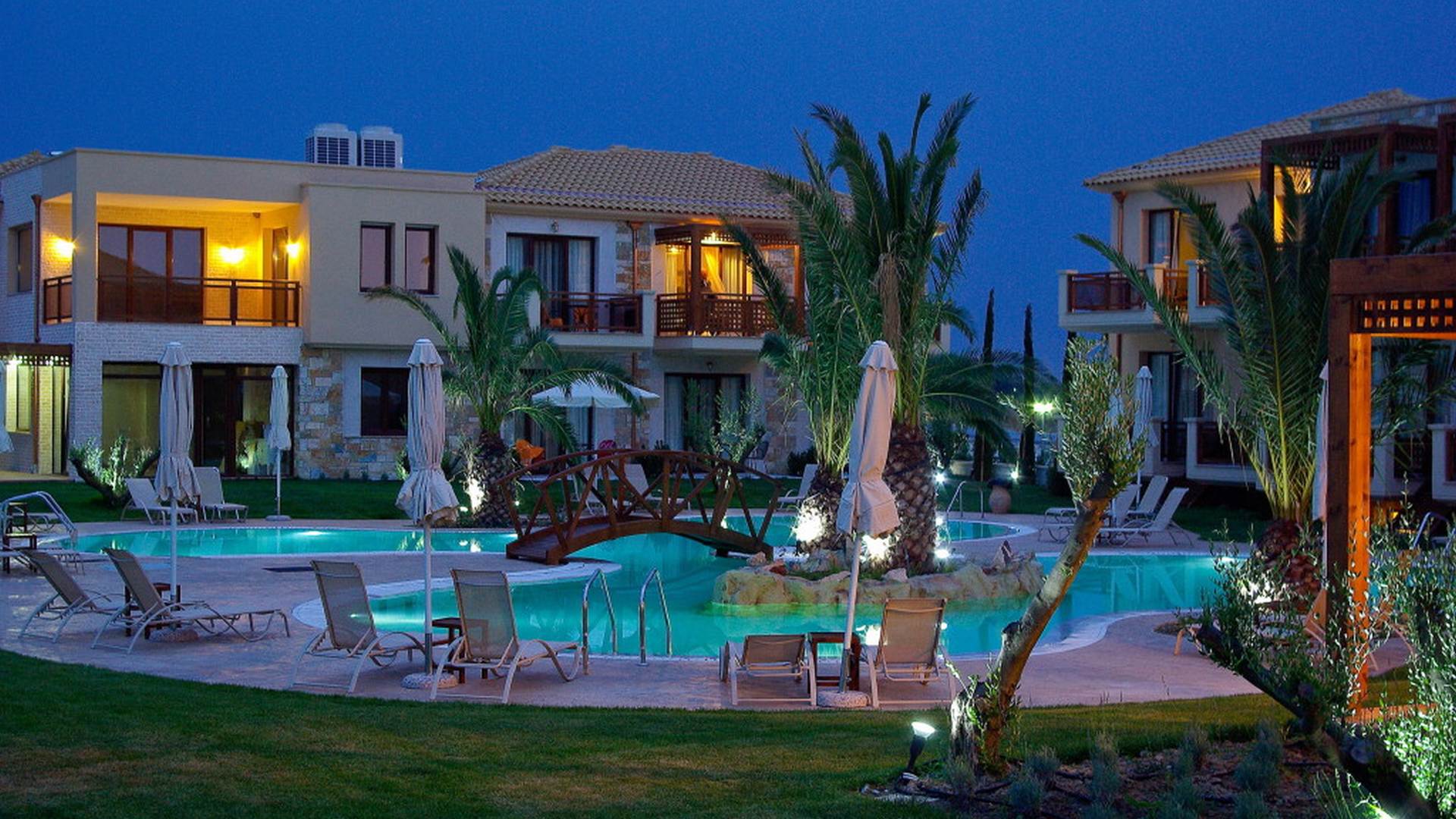 Hotel Mediterranean Village dvoriste uvece
